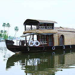 kerala tourism boat house